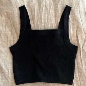 Black seamless straight neck tank